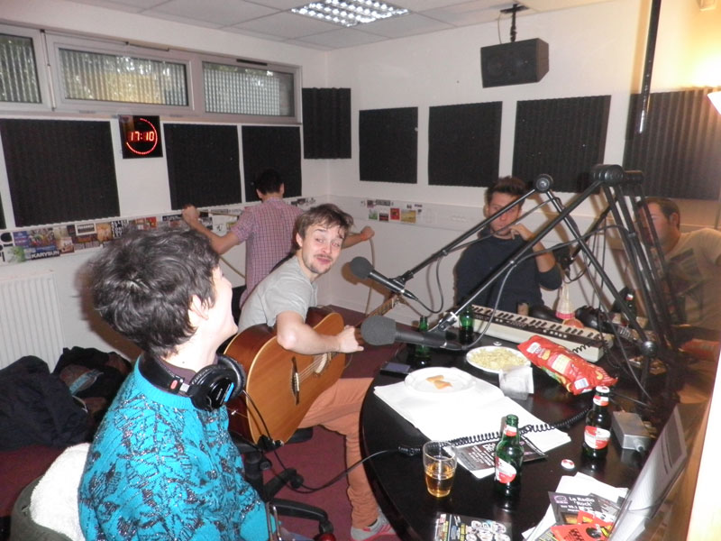 WeWant2Wadio 2012/2013 -->#07 une session avec les Concrete Knives, pleines de questions en béton et de réponses incisives comme des (fernando) couteaux