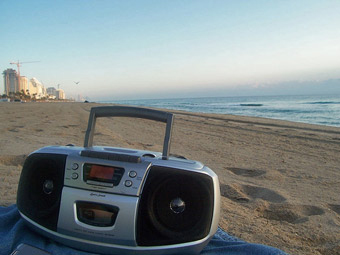 WeWant2Wadio 2012/2013 -->c'est laité